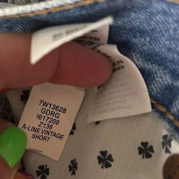 Lucky Brand 4/27 Garden Floral Heart Embroidered Shorts - Picture 9 of 9